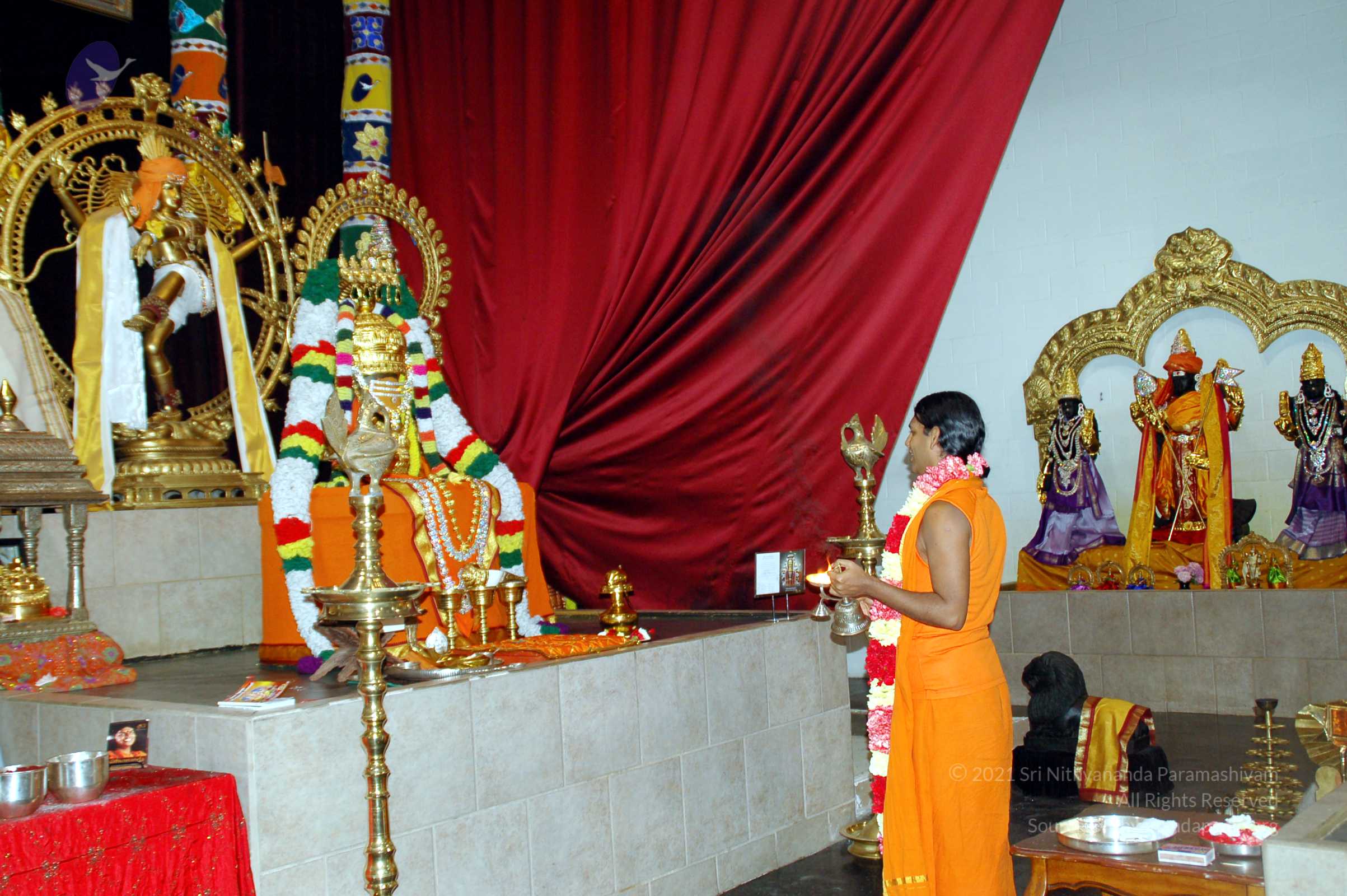 20091001_01October_Swamiji_Arrival_LA_1001