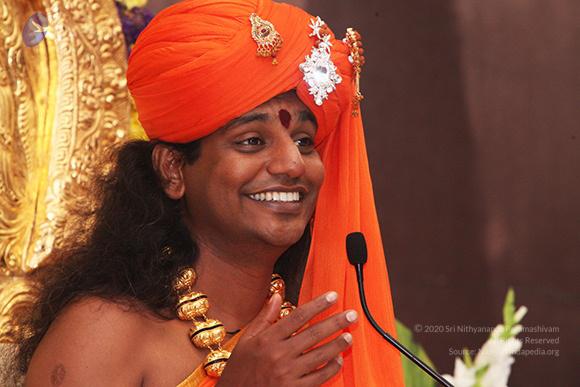 2011-08aug-19-nithyananda-photo-ia-day-1-05a-swamiji-introduction_CMP_WM