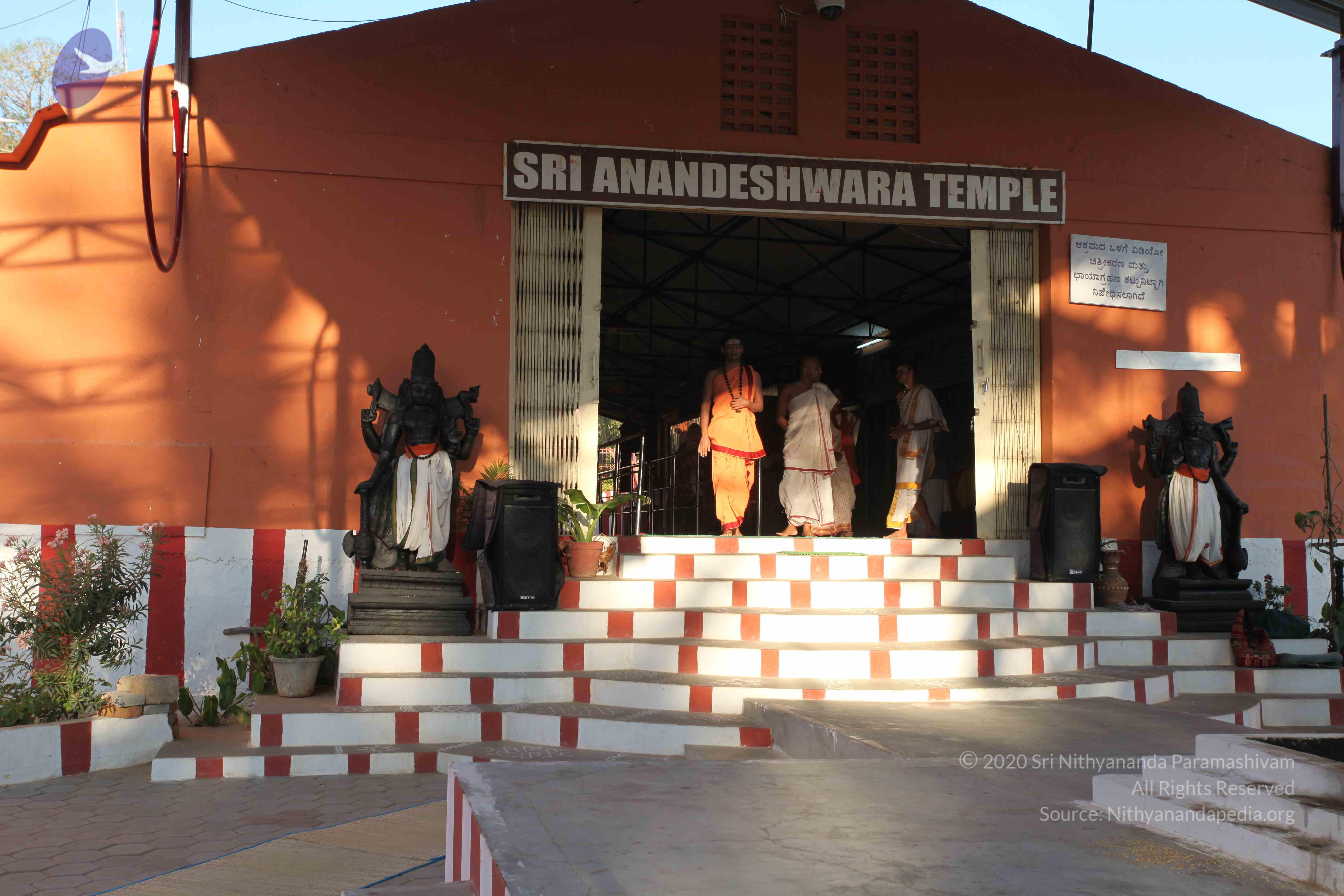 20110305_Photo_1039_IMG_7198_CMP_WM